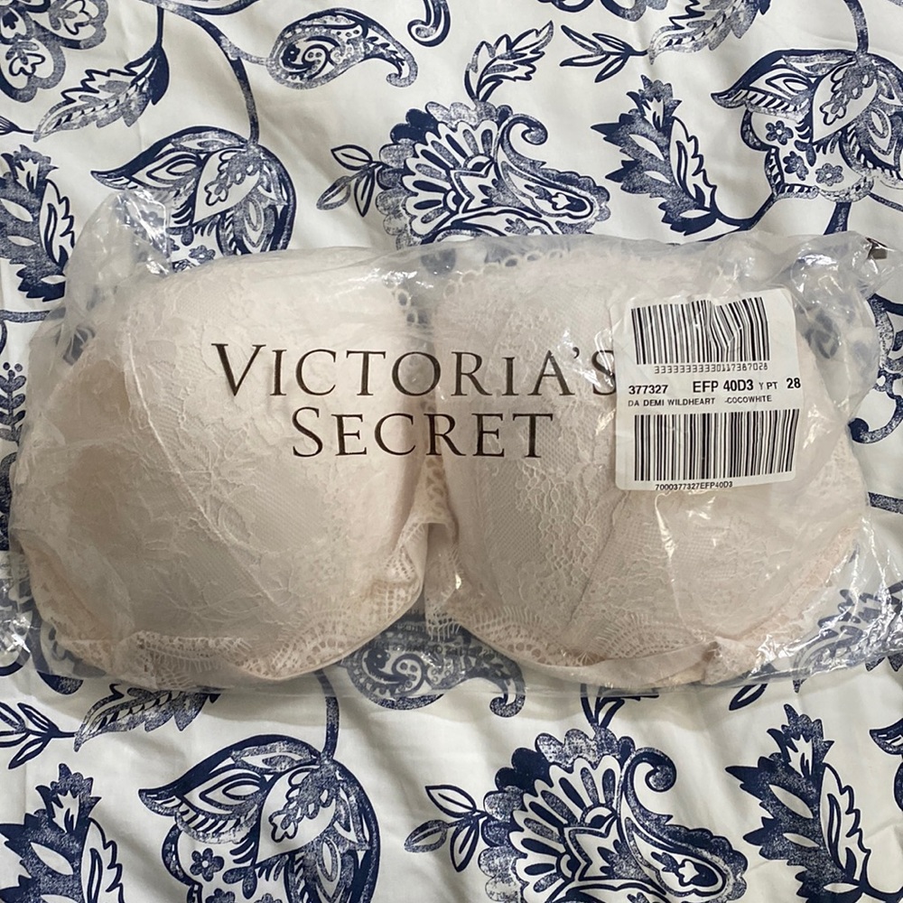 Brand new Victoria secret bra